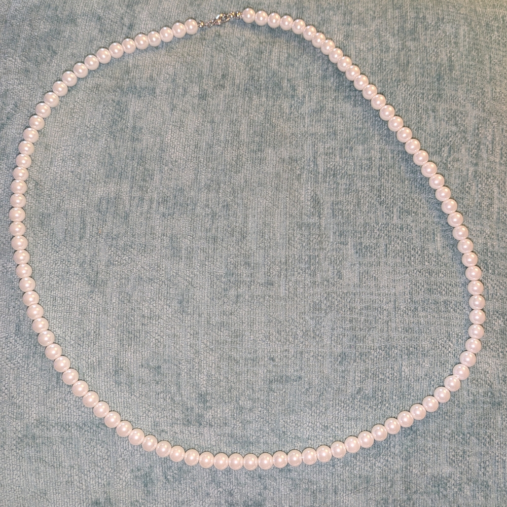 White Pearl Necklace